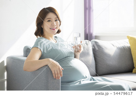 Beautiful asian pregnant woman's daily life 039 54479617