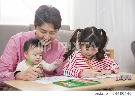 Parenting, childhood and family life concept photo 175 Parenting, childhood and family life concept photo 175 54480446