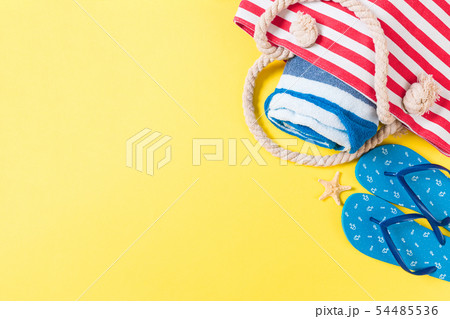 Summer bag background with copy space. Flat lay 54485536