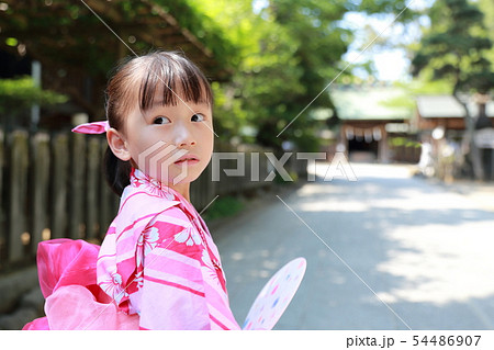 浴衣 (夏祭り 盆踊り イベント 行事 伝統 和服 園児 女児 文化 育児 子育て 子供 着物 寺) 54486907