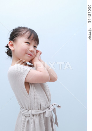 カジュアル (夏服 春服 女の子 日本人 園児 3歳 ファッション ポートレート ポニーテール) カジュアル (夏服 春服 女の子 日本人 園児 3歳 ファッション ポートレート ポニーテール) 54487030