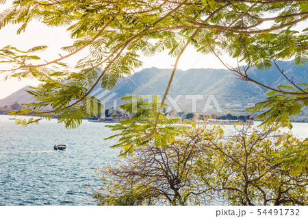 Beautiful view of Fateh Sagar lake in Udaipur 54491732