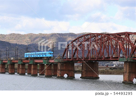 南海電鉄紀の川橋梁を渡るめでたい電車 54493295