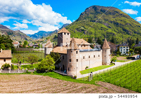 Maretsch Castle or Castel Mareccio 54493954