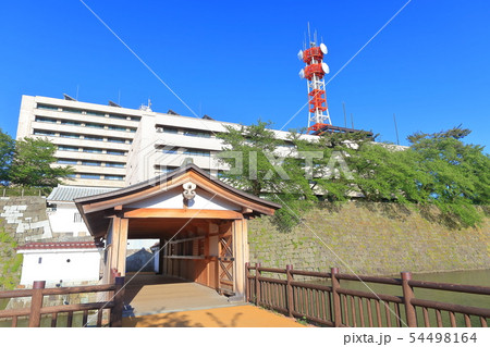 【福井県】晴天下の福井城跡 【福井県】晴天下の福井城跡 54498164