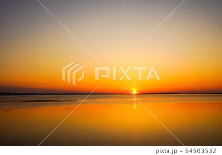 サロマ湖の夕日　北見市 54503532