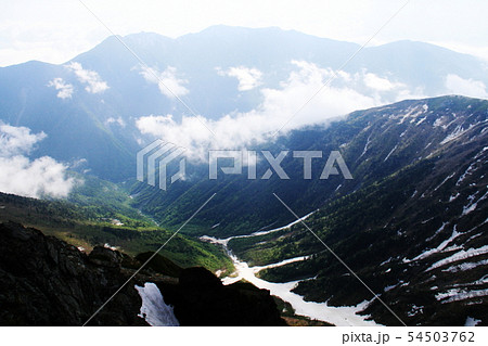 南アルプス 白峰三山テント縦走 北岳山頂から 大樺沢と鳳凰三山の眺望 南アルプス 白峰三山テント縦走 北岳山頂から 大樺沢と鳳凰三山の眺望 54503762