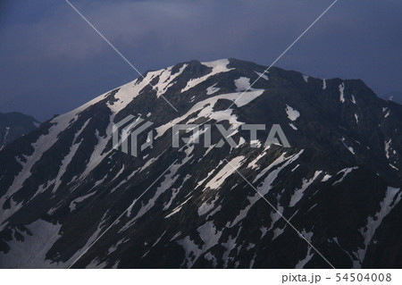 南アルプス　白峰三山テント縦走　北岳山頂の風景　間ノ岳遠景 54504008