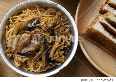 焼きそばとパン 焼きそばとパン 54504524