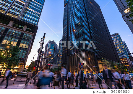 《東京都》日本経済の中心大手町・夜景 《東京都》日本経済の中心大手町・夜景 54504636