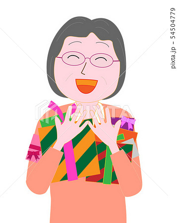 プレゼントをたくさんもらって喜んでいるシニア女性。 54504779