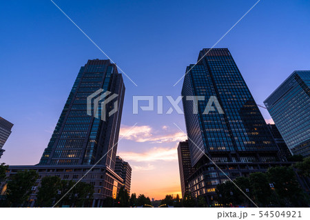 《東京都》丸の内都市風景・夜景 《東京都》丸の内都市風景・夜景 54504921