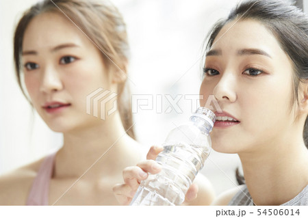 女性　スポーツウェア 54506014