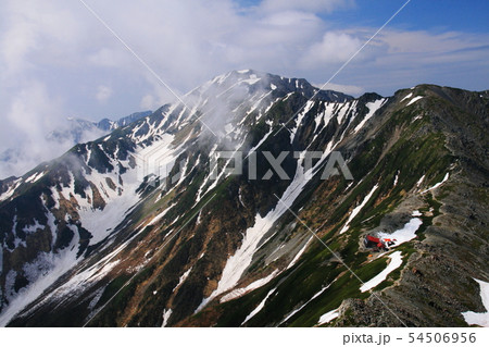 南アルプス 白峰三山テント縦走 北岳山頂から 間ノ岳と農鳥岳を望む 南アルプス 白峰三山テント縦走 北岳山頂から 間ノ岳と農鳥岳を望む 54506956