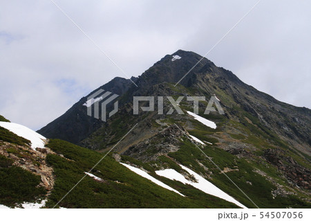 南アルプス　白峰三山テント縦走　北岳山荘から北岳を仰ぎ見る 54507056