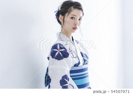 浴衣の女性 54507071