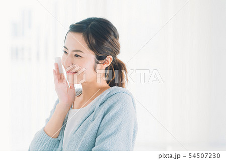 ビューティー　若い女性 54507230