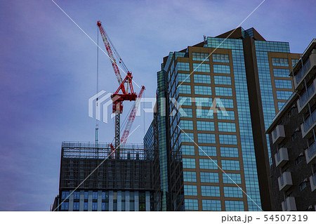 工事中 工事現場 都会 風景 東京 新宿 クレーン ビル建設 都市開発 工事中 工事現場 都会 風景 東京 新宿 クレーン ビル建設 都市開発 54507319