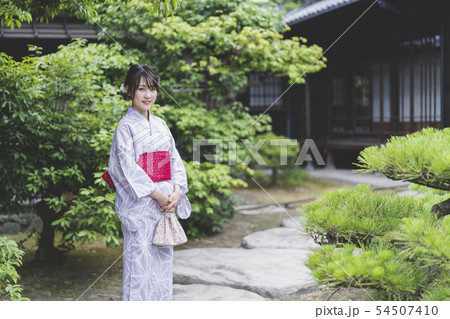 浴衣の女性 54507410