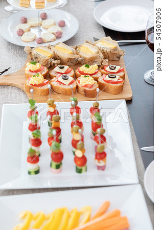 パーティー料理 54507906