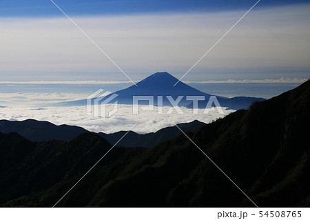 南アルプス 白峰三山テント縦走 濃鳥小屋テント場からの風景 霊峰富士 南アルプス 白峰三山テント縦走 濃鳥小屋テント場からの風景 霊峰富士 54508765