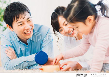 リビングルーム 若いファミリー リビングルーム 若いファミリー 54509867