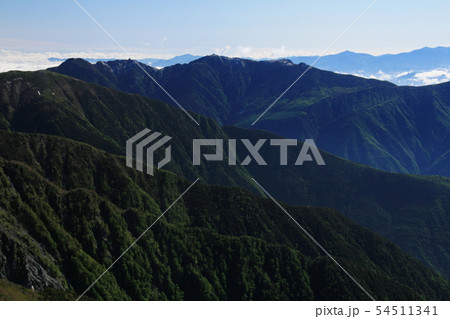 南アルプス 白峰三山テント縦走 西農鳥岳山頂から 鳳凰三山遠景 南アルプス 白峰三山テント縦走 西農鳥岳山頂から 鳳凰三山遠景 54511341