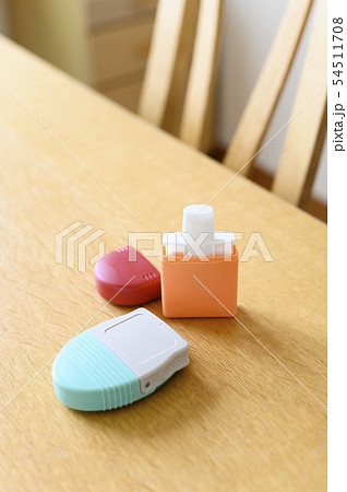 喘息イメージ(吸入器) 喘息イメージ(吸入器) 54511708