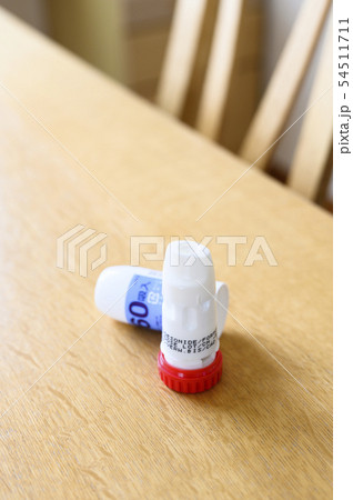 喘息イメージ（吸入器） 54511711