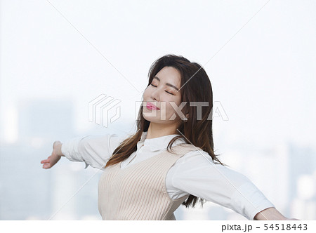 モデル 長い髪 ロングヘア 54518443