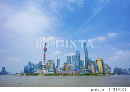 外灘から見た浦東のビル群 54519101