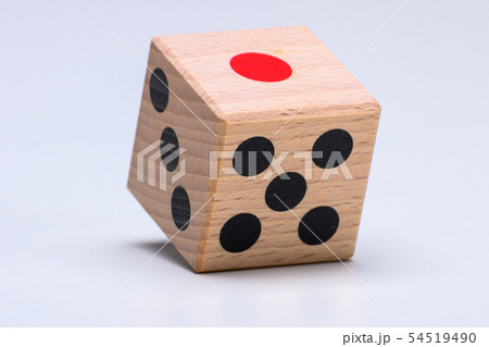 さいころ 木の玩具 積み木サイコロの写真素材