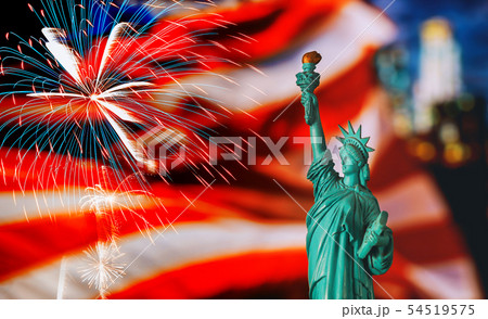 CLOSE UP OF STATUE OF LIBERTY WITH BLUR AMERICAN CLOSE UP OF STATUE OF LIBERTY WITH BLUR AMERICAN 54519575