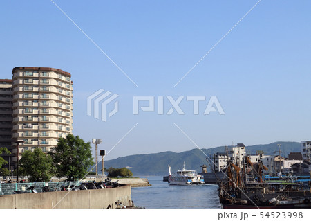 明石港から出港する まりん・あわじ(兵庫県 明石市 明石海峡) 明石港から出港する まりん・あわじ(兵庫県 明石市 明石海峡) 54523998