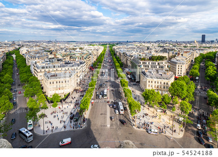 パリ　凱旋門から眺めるシャンゼリゼ通り 54524188