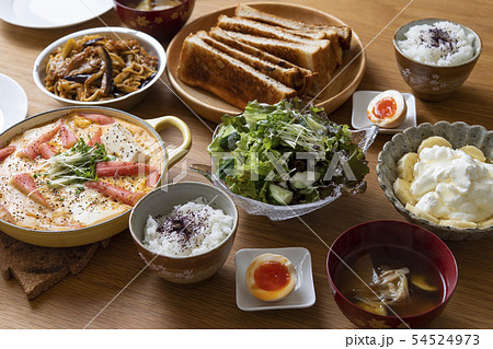 焼きそばパンの食卓 54524973