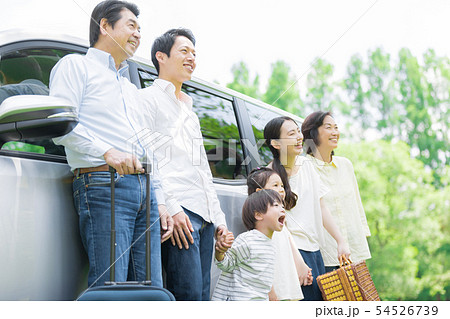 三世代家族 自動車 旅行 三世代家族 自動車 旅行 54526739