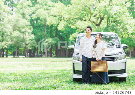 新婚　夫婦　自動車　旅行 54526743