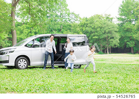 家族　自動車　旅行 54526765
