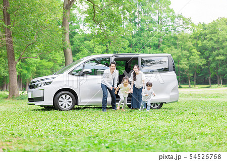 家族 自動車 旅行 家族 自動車 旅行 54526768