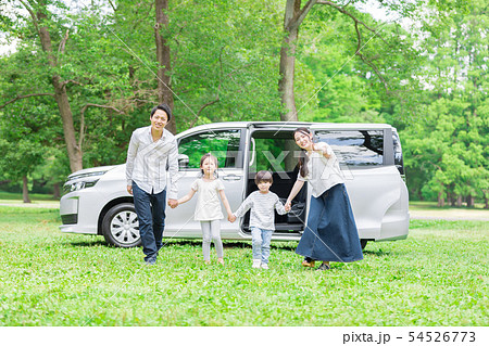家族　自動車　旅行 54526773