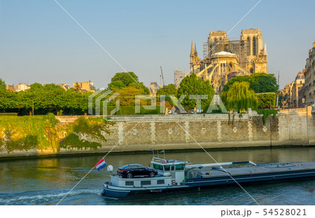 Seine River and Notre Dame after the fire 2019 54528021