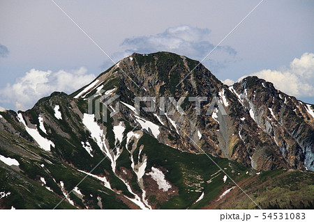 南アルプス　白峰三山テント縦走　農鳥岳山頂から　塩見岳を望む 54531083