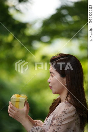 フル 休日 樹木 54539282