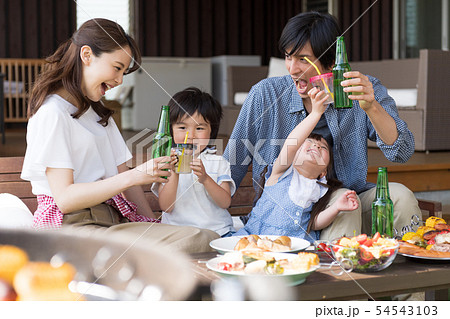 家族、食事、バーベキュー、夏 54543103