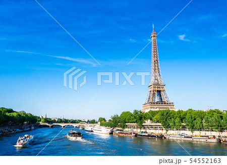世界遺産　パリのセーヌ河岸　エッフェル塔 54552163