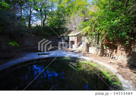 紀淡海峡に浮かぶ無人島、友ヶ島の第三砲台跡にある砲座 54553484