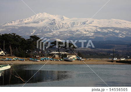 象潟港より鳥海望む 54556505