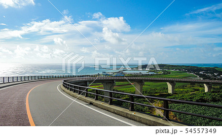 てぃーだ橋・つむぎ橋からの絶景 久米島(沖縄県)の観光名所や絶景ポイント てぃーだ橋・つむぎ橋からの絶景 久米島(沖縄県)の観光名所や絶景ポイント 54557349