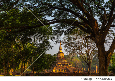 Wat Chang Lom at Si satchanalai historical 54560563